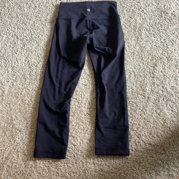 Lulu Lemon 3/4 Leggings - Picture 2 of 2